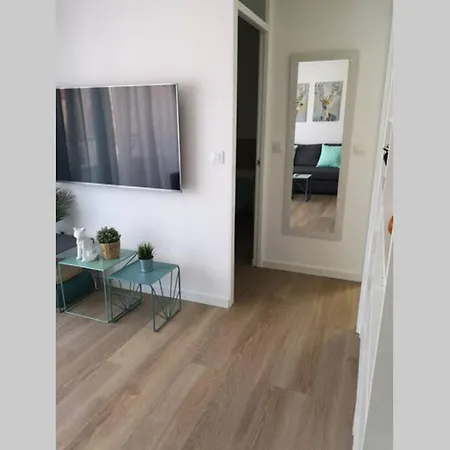 Piso Moderno Con Garaje En El Centro De Apartamento Vigo