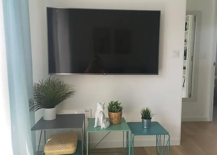 Daire Piso Moderno Con Garaje En El Centro De