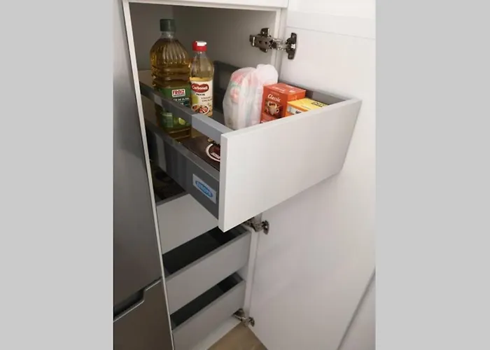 Piso Moderno Con Garaje En El Centro De *