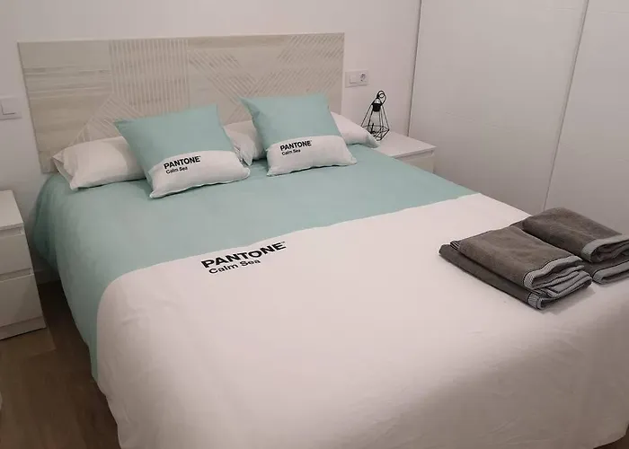 Piso Moderno Con Garaje En El Centro De *